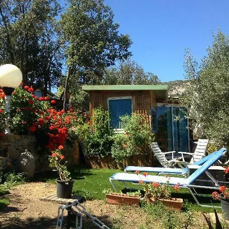 L'oiseau Bleu A Calvi Chalet
